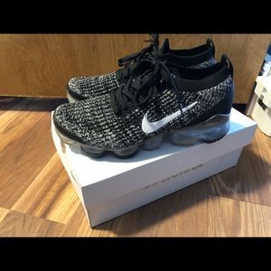 Nike vapor max PAID $200 for these at finish line shoe department only worn once